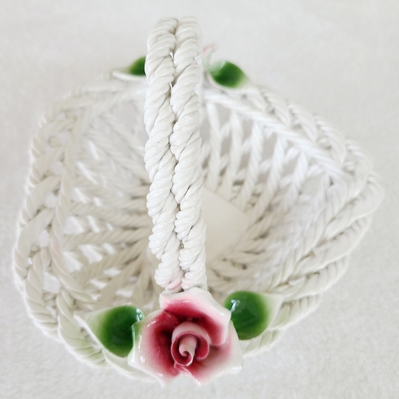 Lanzarin Woven Ceramic Rose Heart Basket - Picture 6 of 7